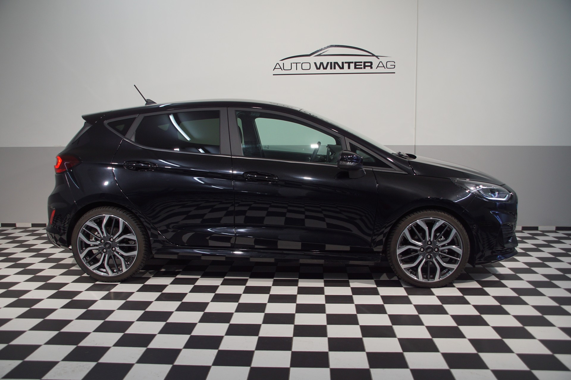 FORD Fiesta 1.0 SCTi MHEV ST-Line-image-6