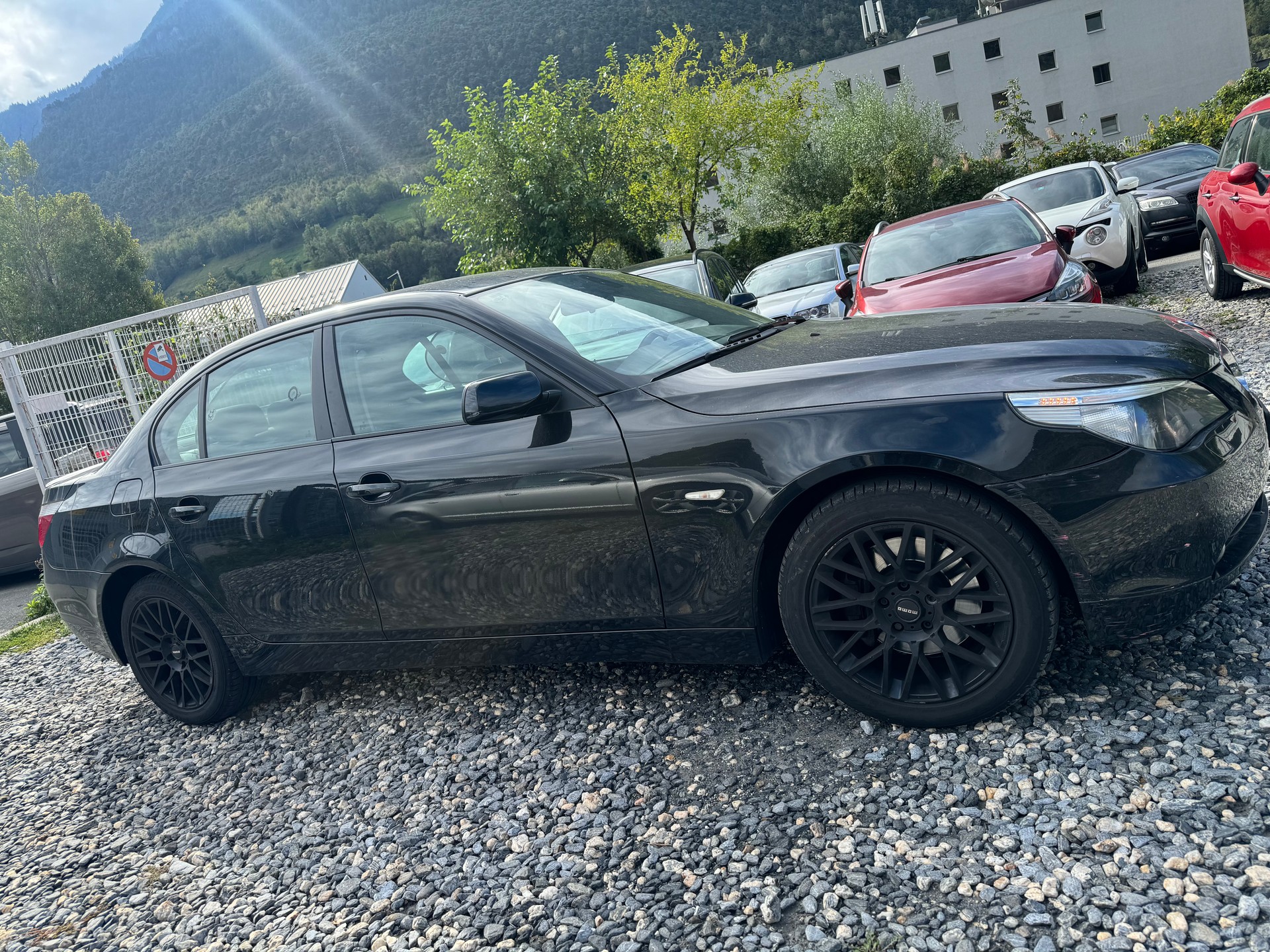 BMW 525xi-image-4