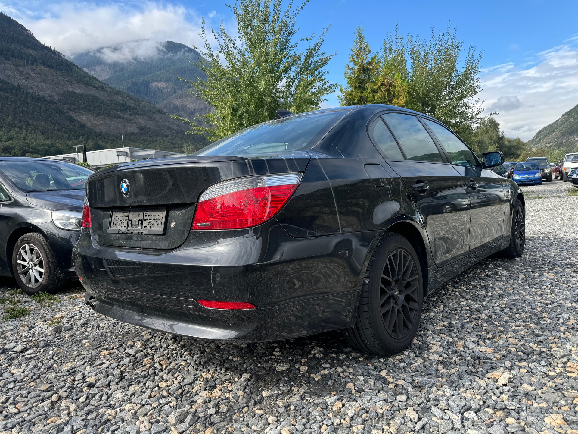 BMW 525xi-image-8