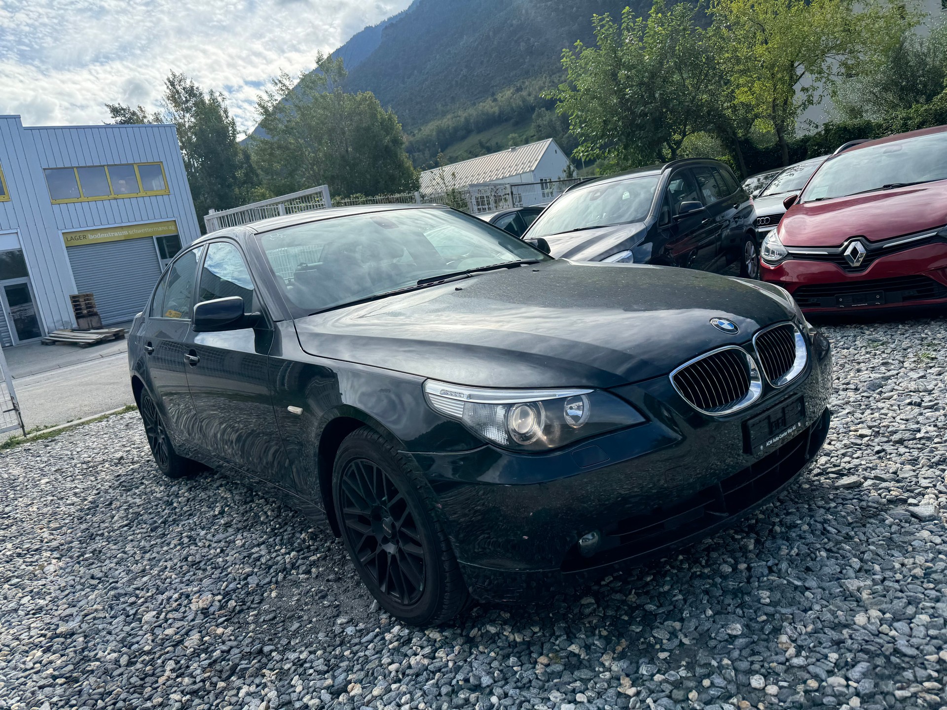 BMW 525xi-image-2