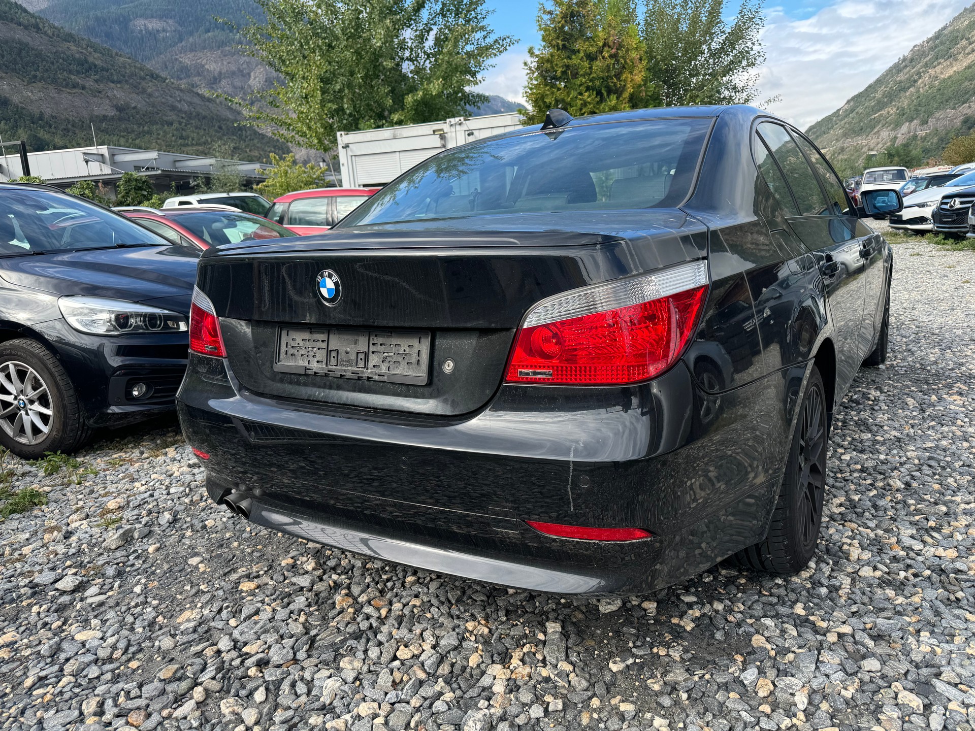 BMW 525xi-image-6