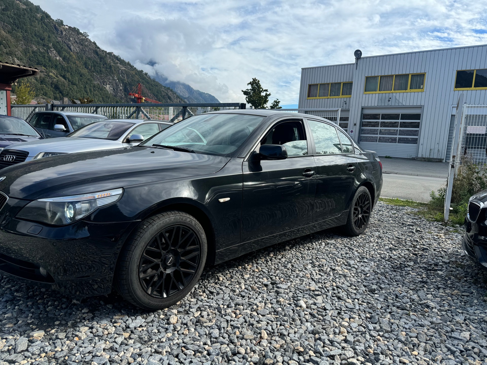 BMW 525xi-image-3