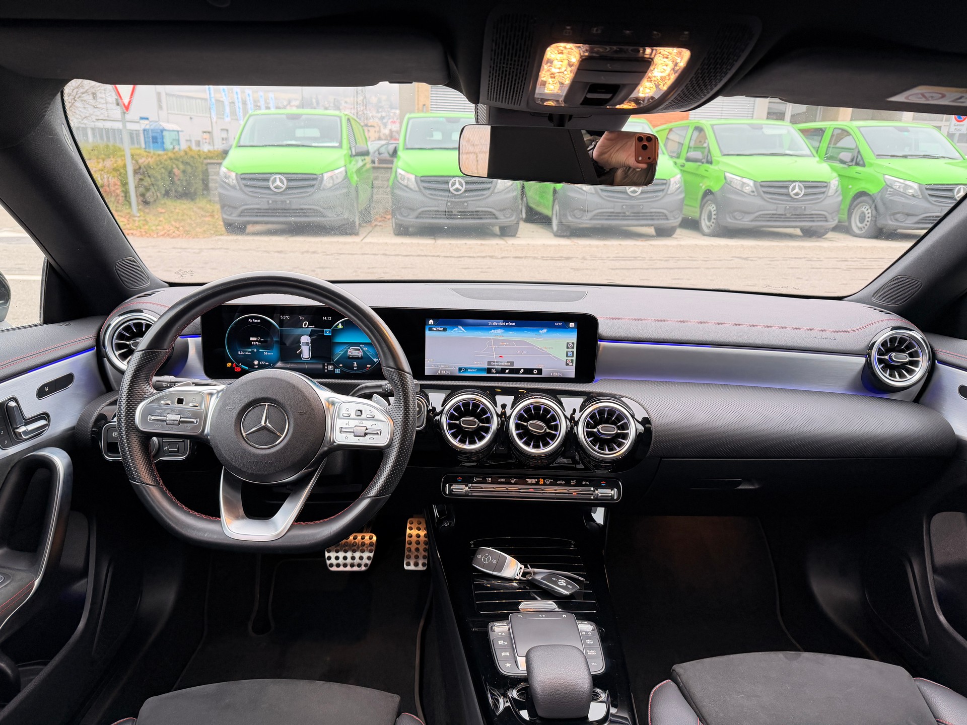 MERCEDES-BENZ CLA Shooting Brake 220 d 4Matic AMG Line-image-5