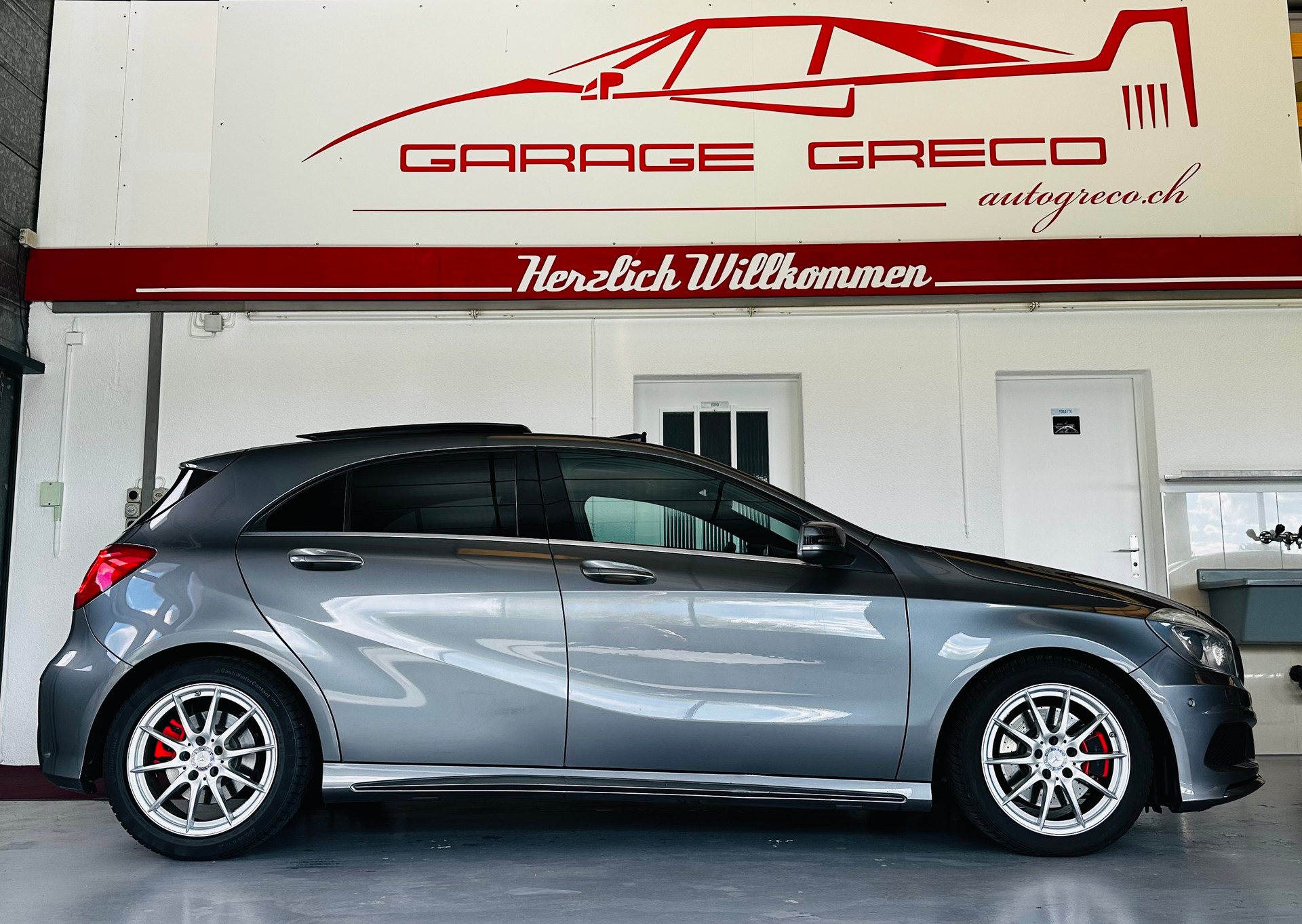 MERCEDES-BENZ A 250 AMG Line 7G-DCT-image-1