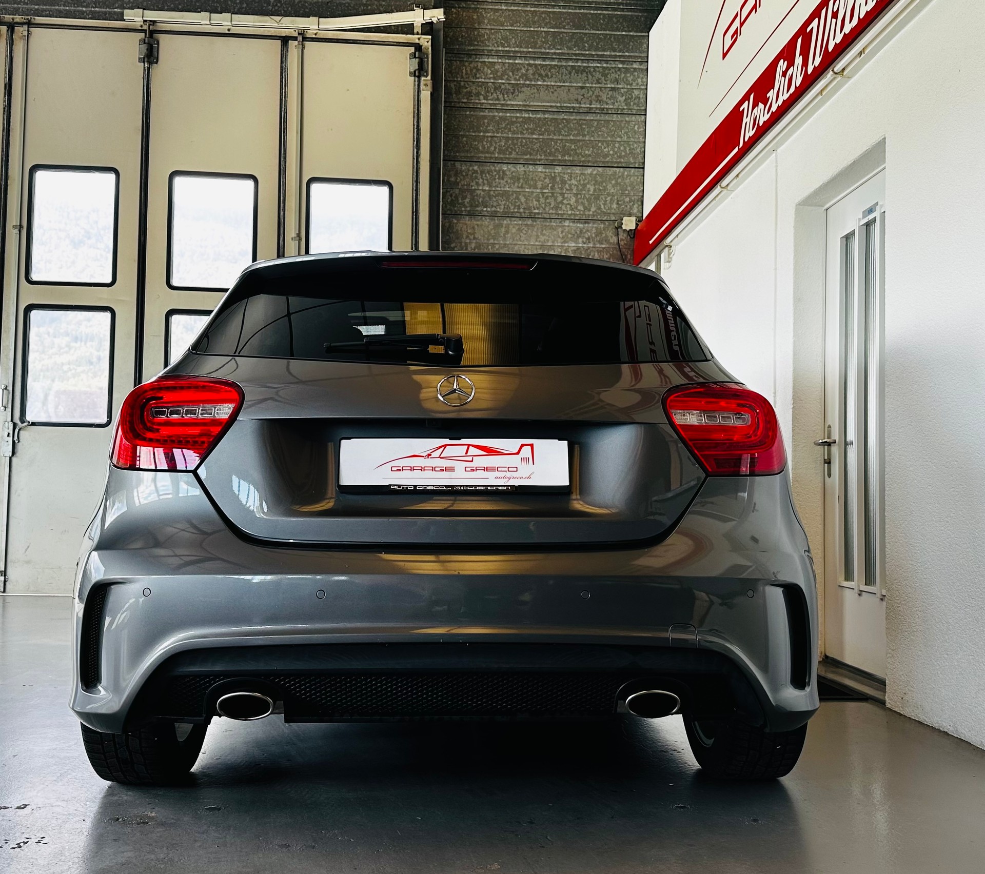 MERCEDES-BENZ A 250 AMG Line 7G-DCT-image-6