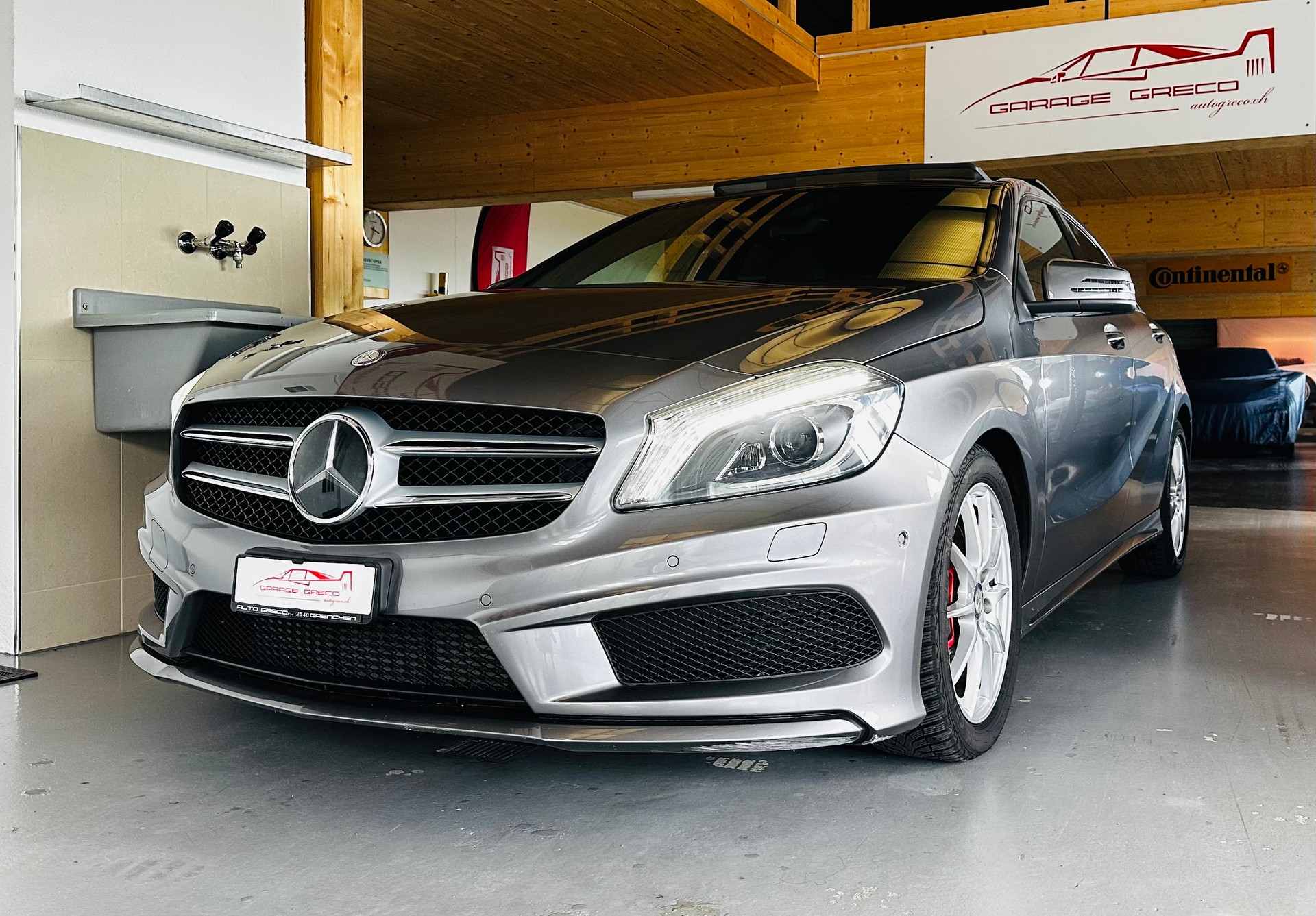 MERCEDES-BENZ A 250 AMG Line 7G-DCT-image-4