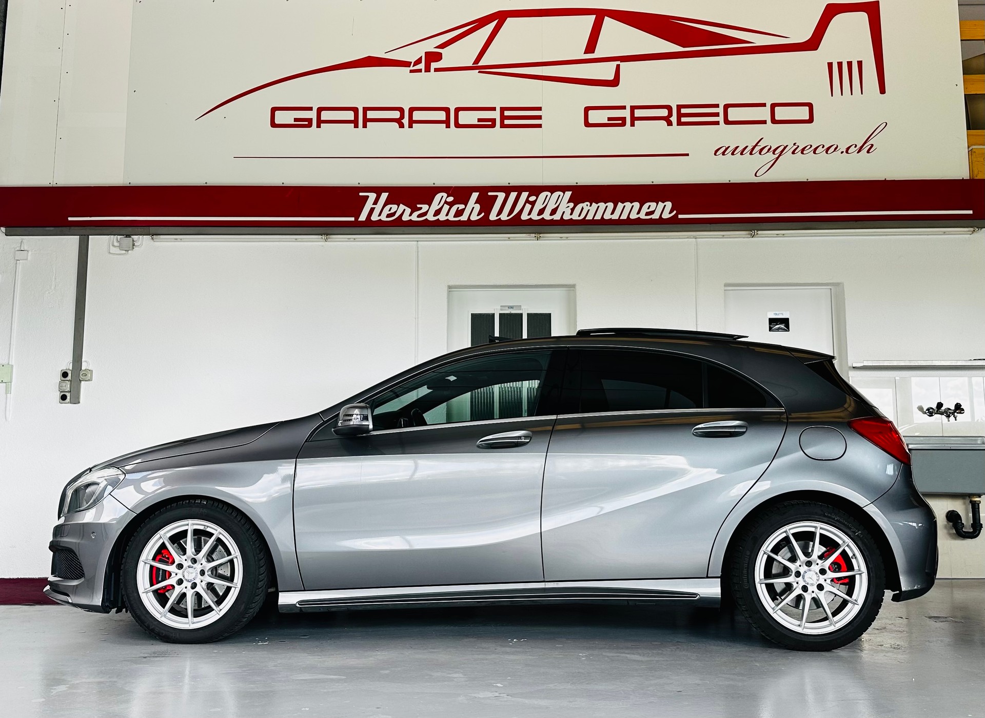 MERCEDES-BENZ A 250 AMG Line 7G-DCT-image-0