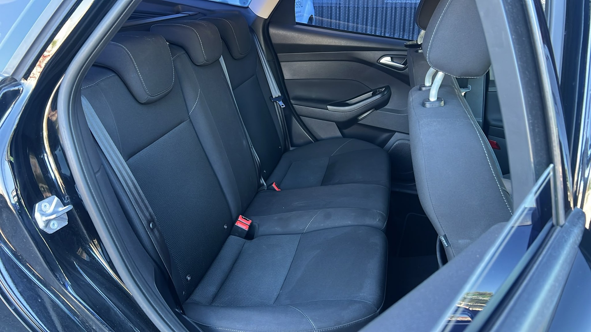 FORD Focus 1.5 TDCi Carving PowerShift-image-14