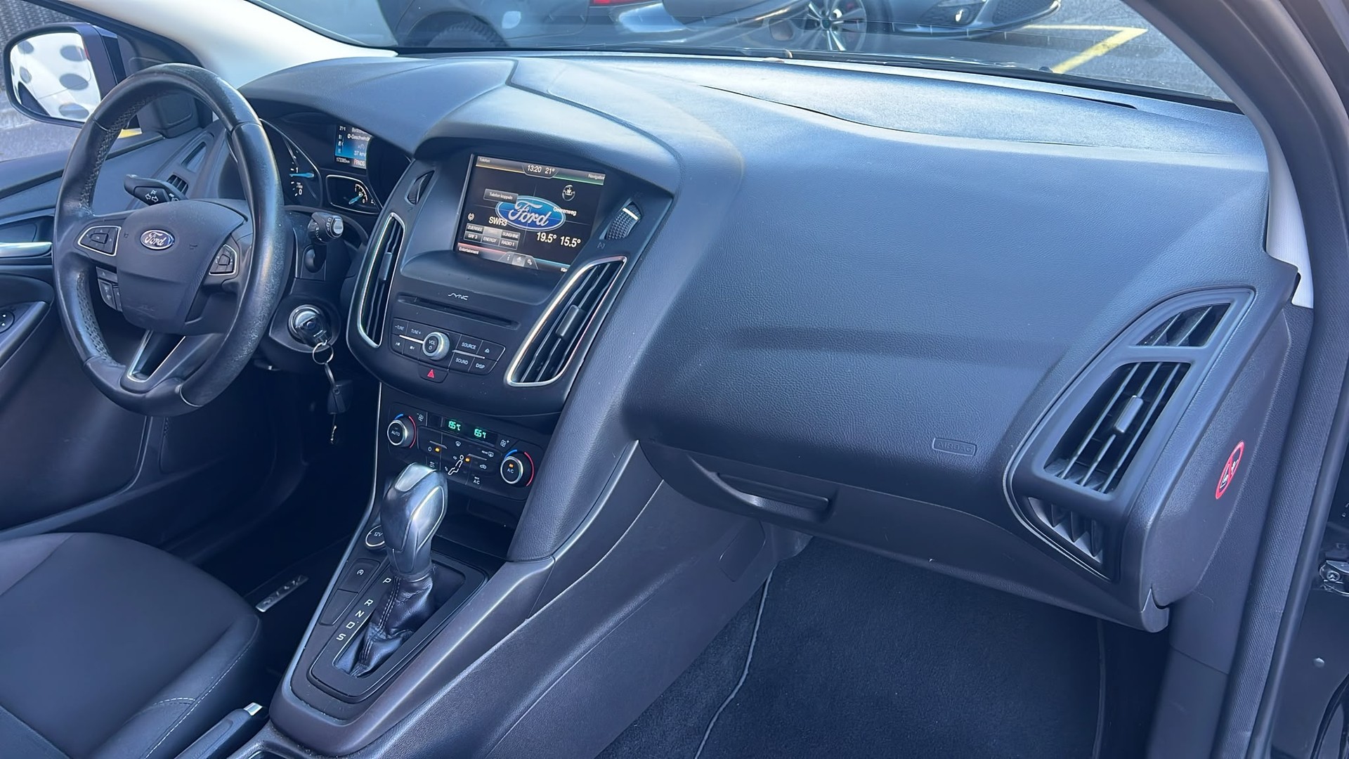 FORD Focus 1.5 TDCi Carving PowerShift-image-11