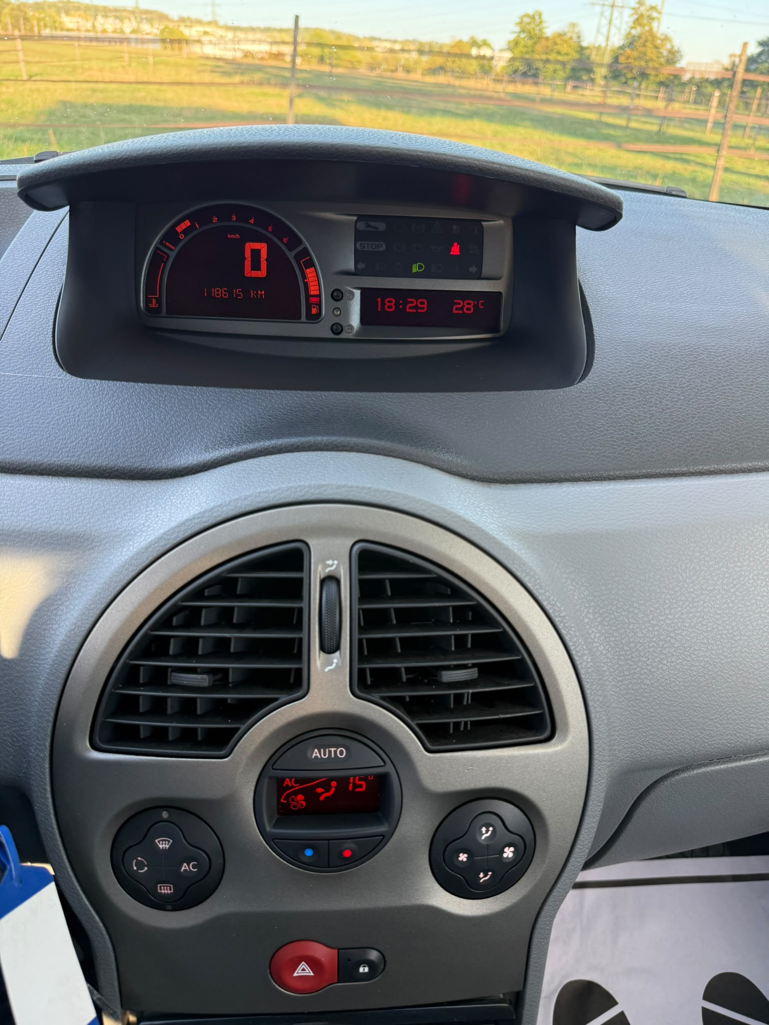 RENAULT Modus 1.5 dCi Expression-image-13