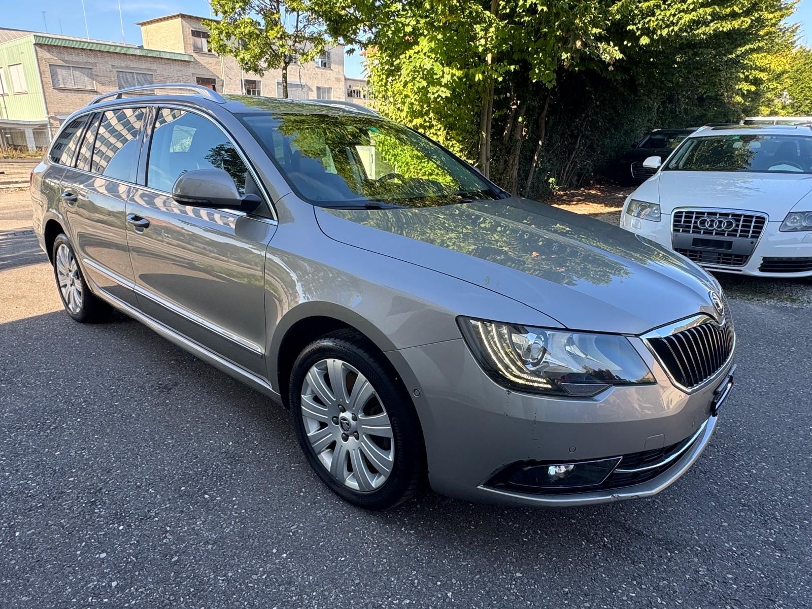 SKODA Superb Combi 3.6 FSI Elegance 4x4 DSG-image-5