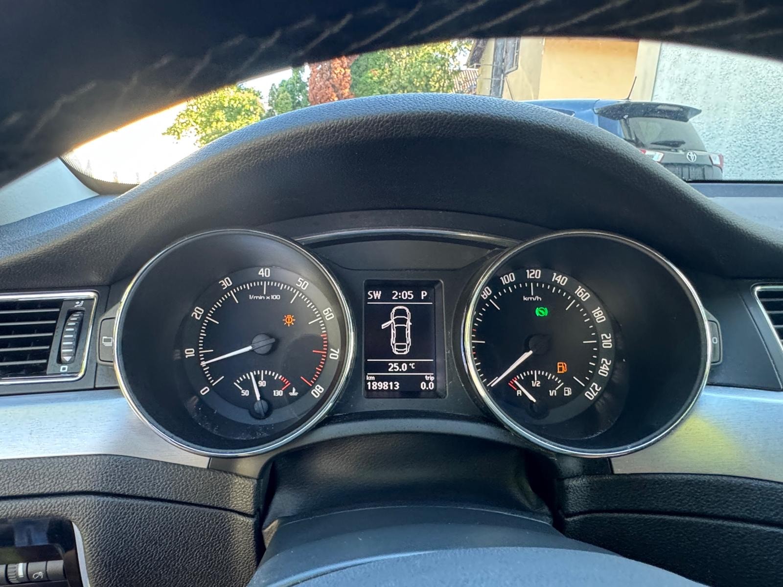 SKODA Superb Combi 3.6 FSI Elegance 4x4 DSG-image-14