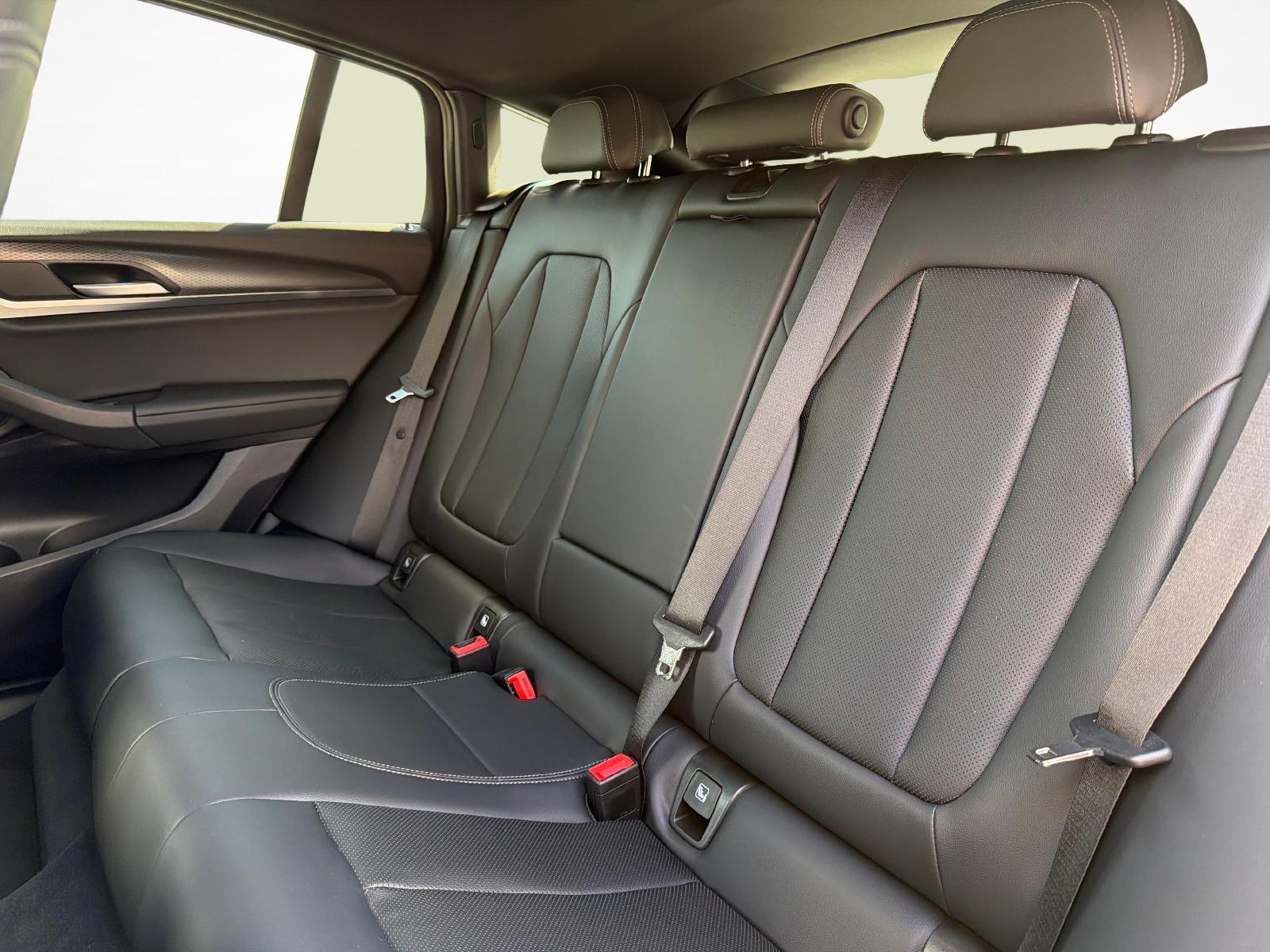 BMW X4 20d xDrive-image-18
