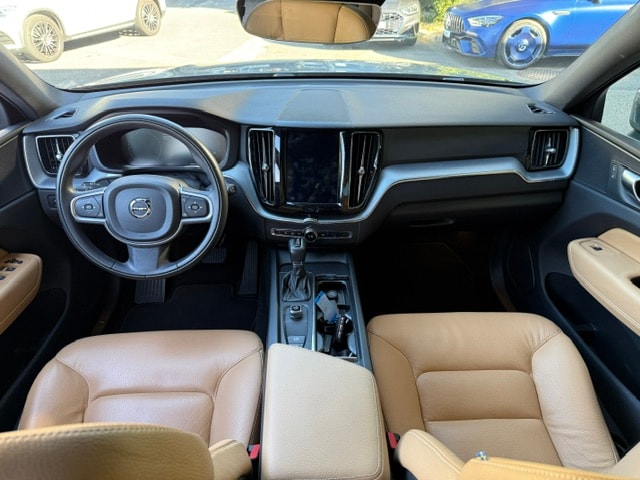 VOLVO XC60 T5 AWD Momentum Geartronic-image-5