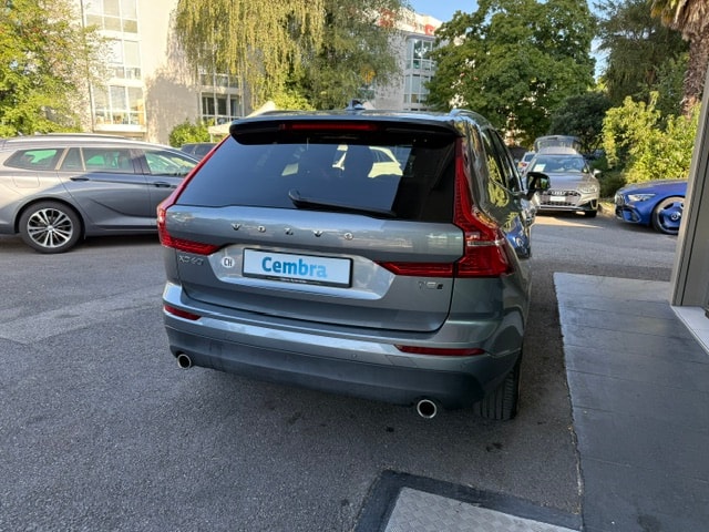 VOLVO XC60 T5 AWD Momentum Geartronic-image-3