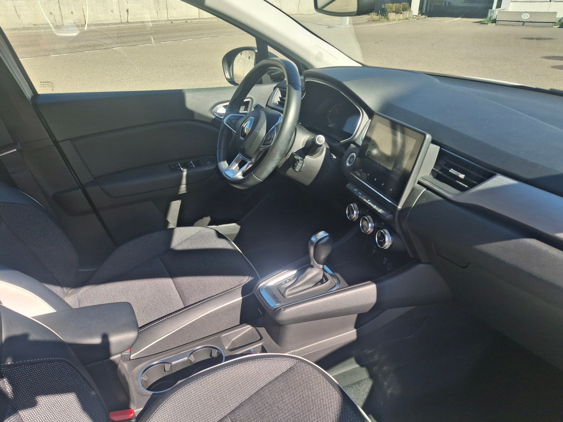 RENAULT Captur 1.3 TCe EDC Intens EDC-image-16