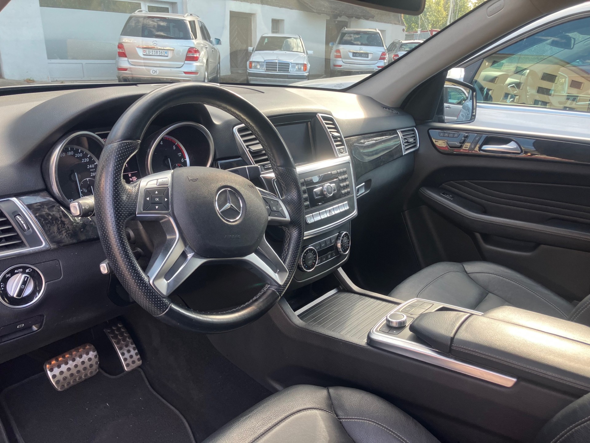 MERCEDES-BENZ ML 350 BlueTEC 4Matic AMG-image-3
