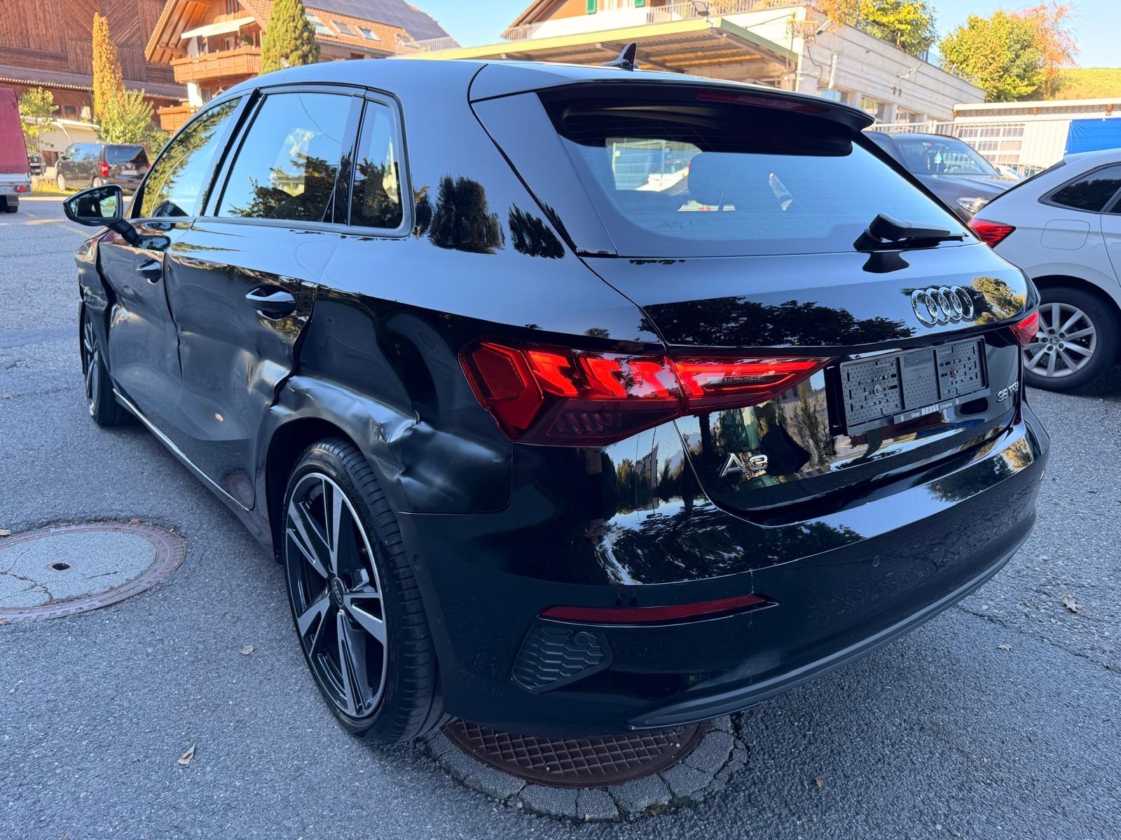 AUDI A3 Limousine 35 TFSI S-Line S-tronic-image-1