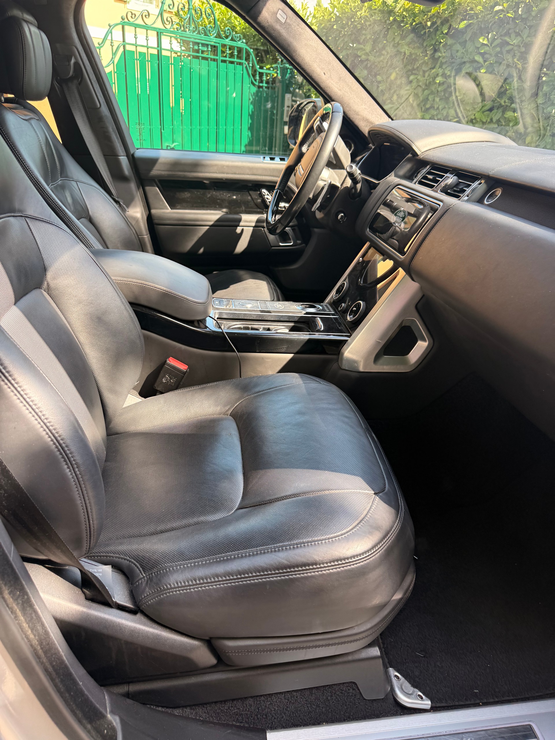 LAND ROVER 2.0 P400e Autobiography-image-9