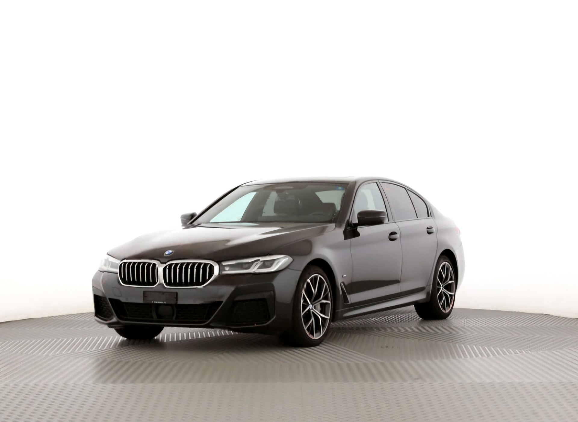 BMW 530d xDrive 48V M Sport Steptronic-image-0