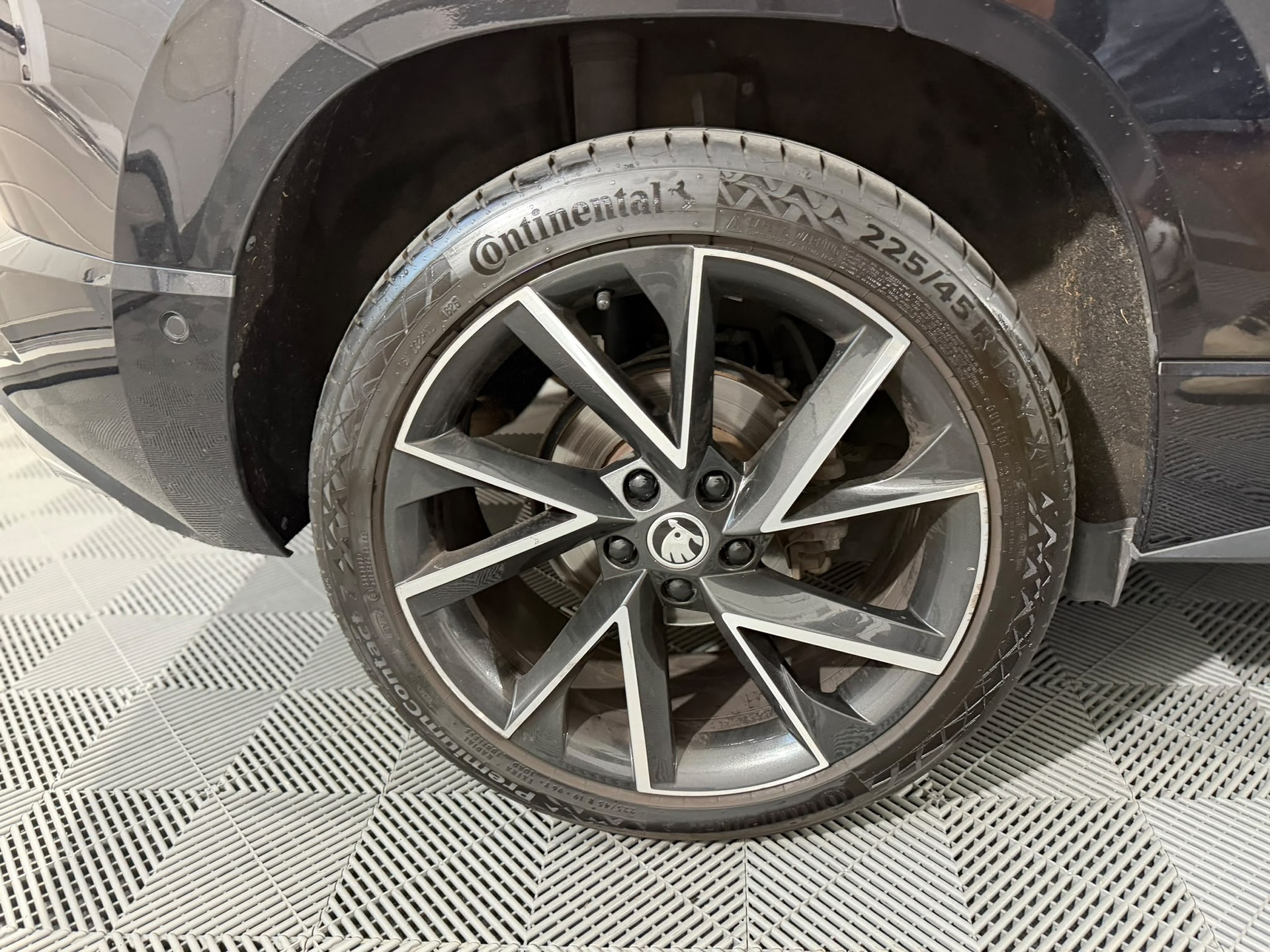 SKODA Karoq 2.0 TSI SportLine 4x4 DSG - Toit ouvrant - Caméra de recul-image-18