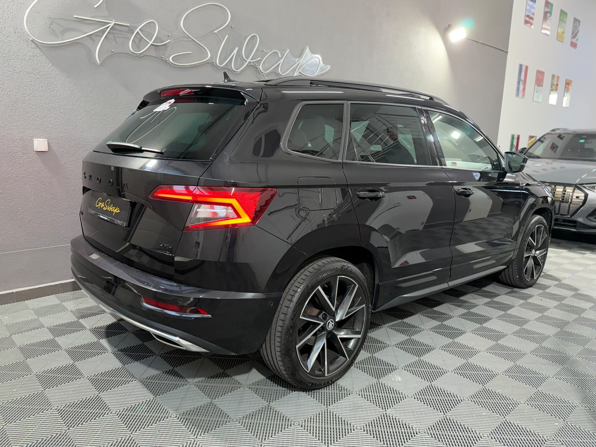 SKODA Karoq 2.0 TSI SportLine 4x4 DSG - Toit ouvrant - Caméra de recul-image-2