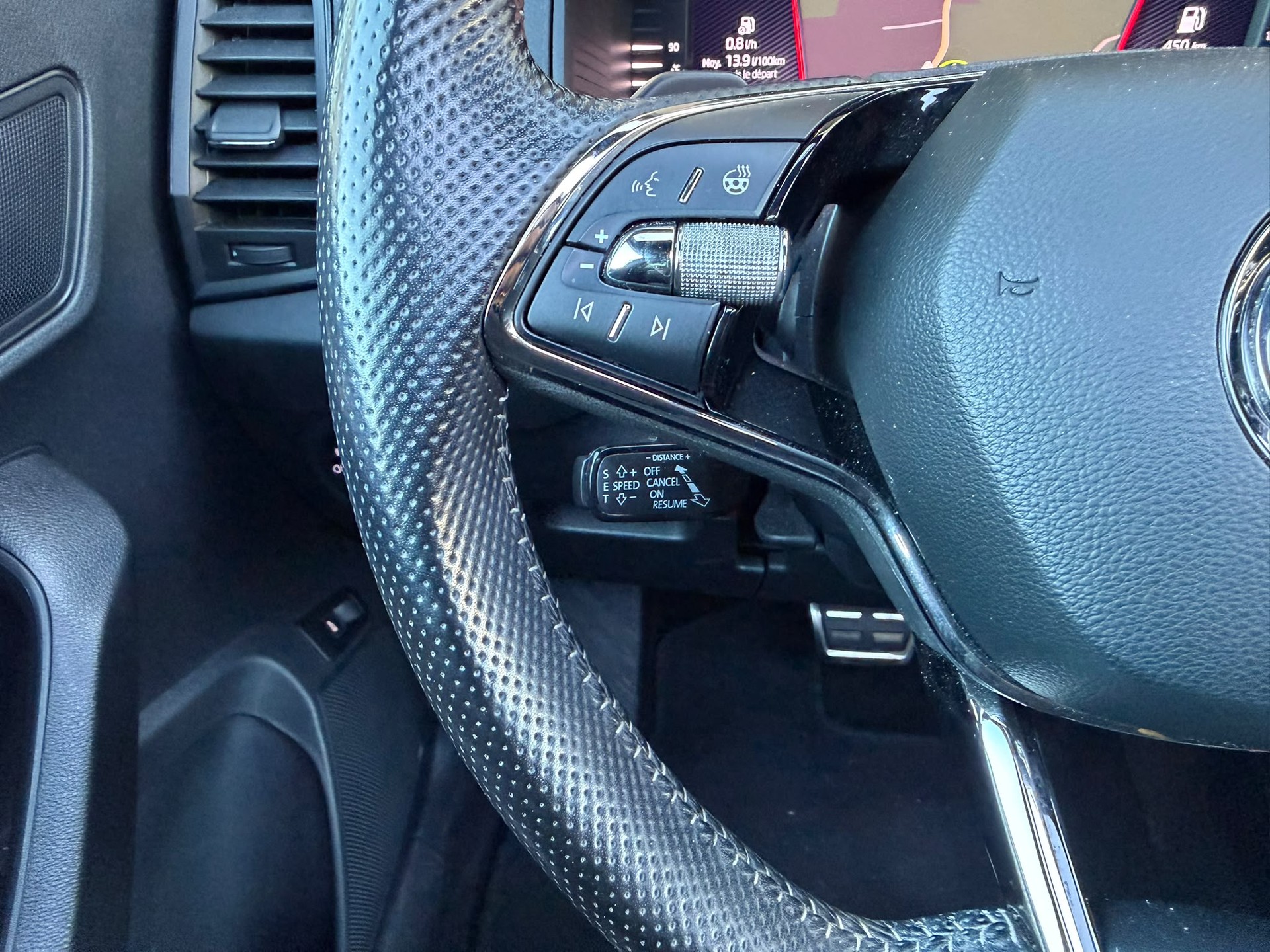 SKODA Karoq 2.0 TSI SportLine 4x4 DSG - Toit ouvrant - Caméra de recul-image-12