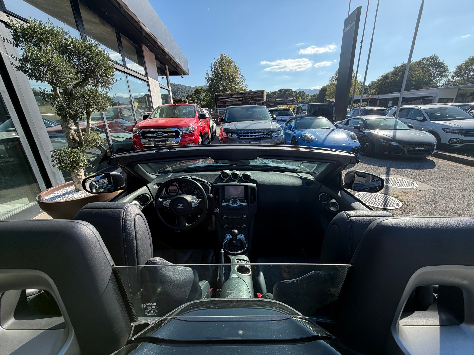 NISSAN 370 Z Roadster-image-18