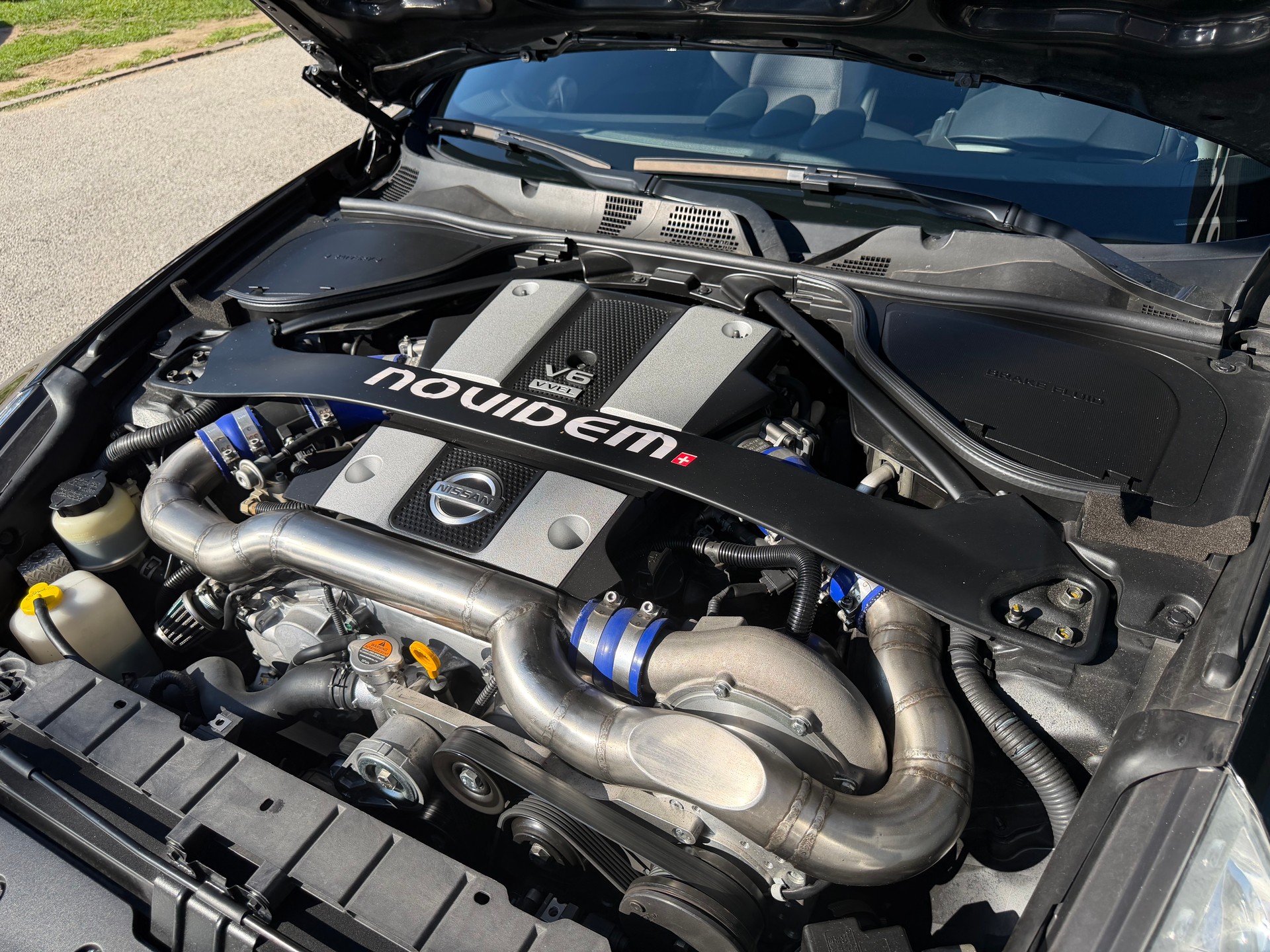NISSAN 370 Z Roadster-image-21