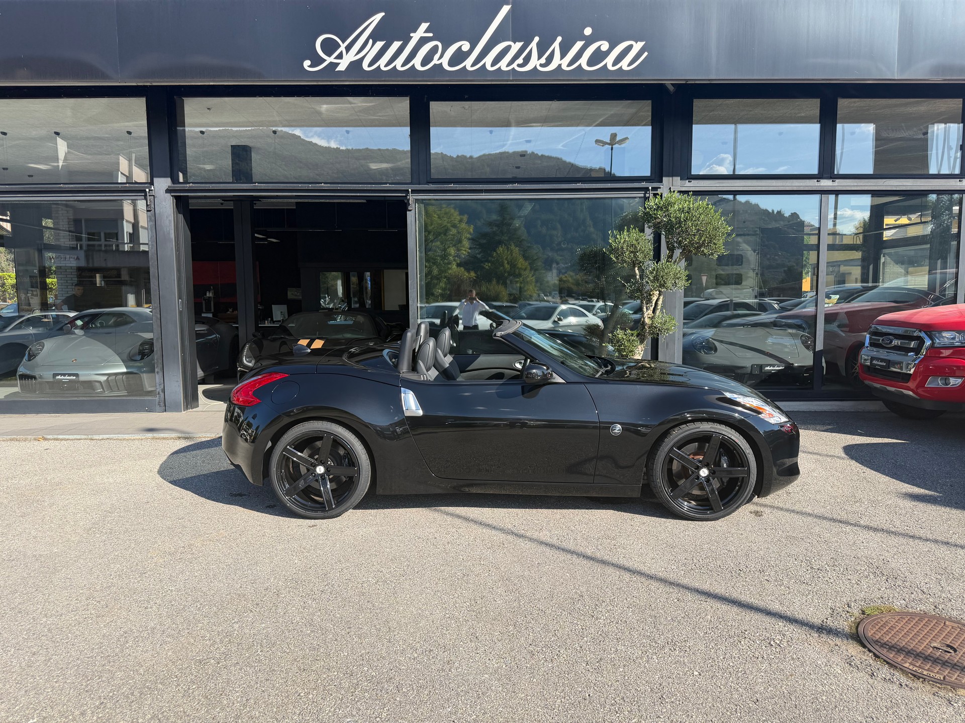 NISSAN 370 Z Roadster-image-3