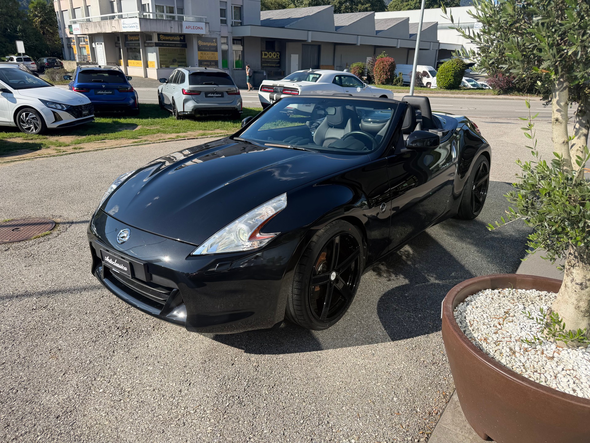 NISSAN 370 Z Roadster-image-7