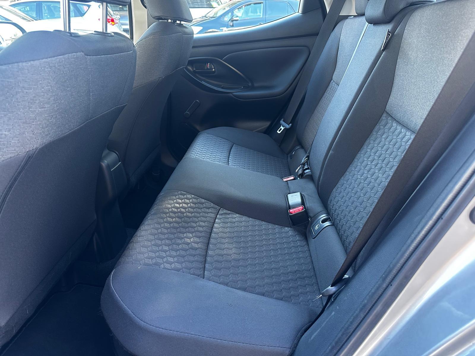 TOYOTA Yaris 1.5 VVT-i HSD Comfort-image-10