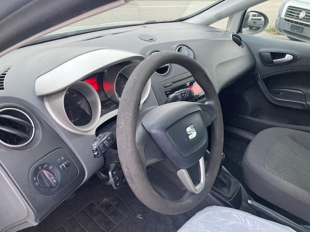 SEAT Ibiza 1.6 Good Stuff-image-10