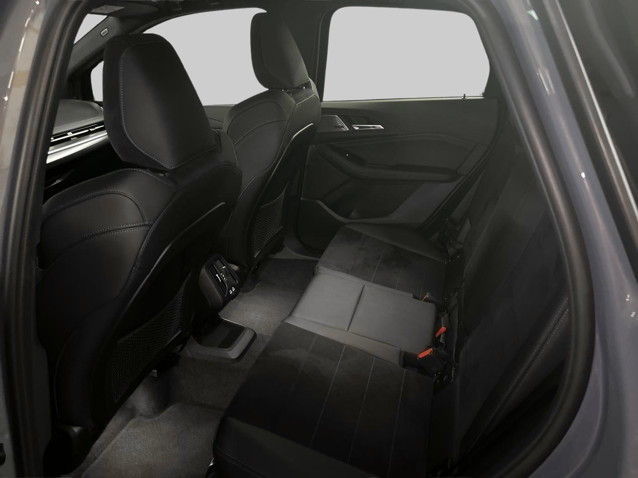 BMW 218d A.T. M Sport-image-15