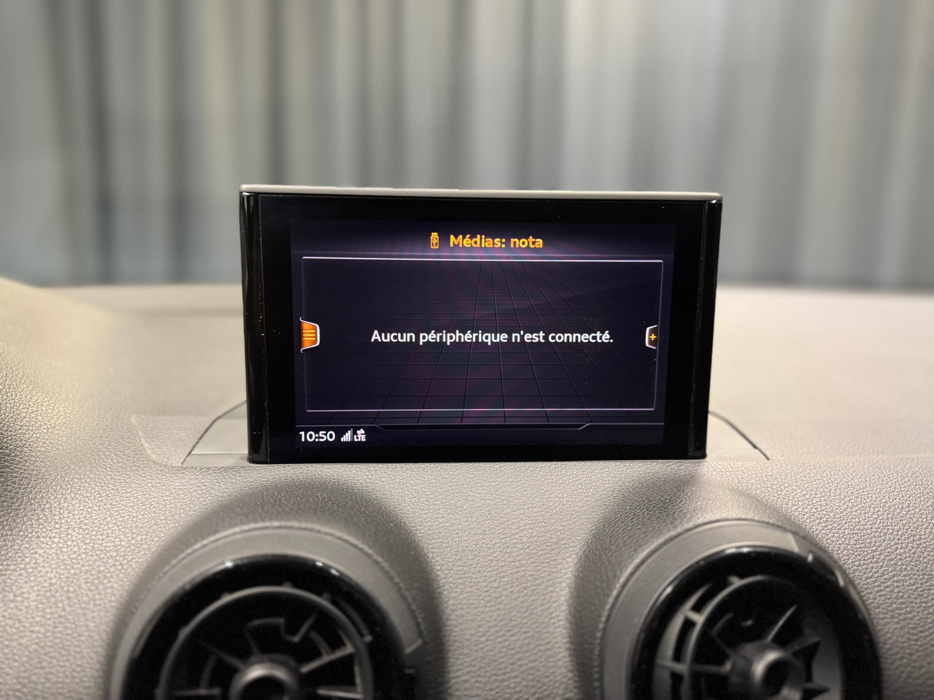 AUDI Q2 1.0 TFSI sport S-tronic S-line (57)-image-13