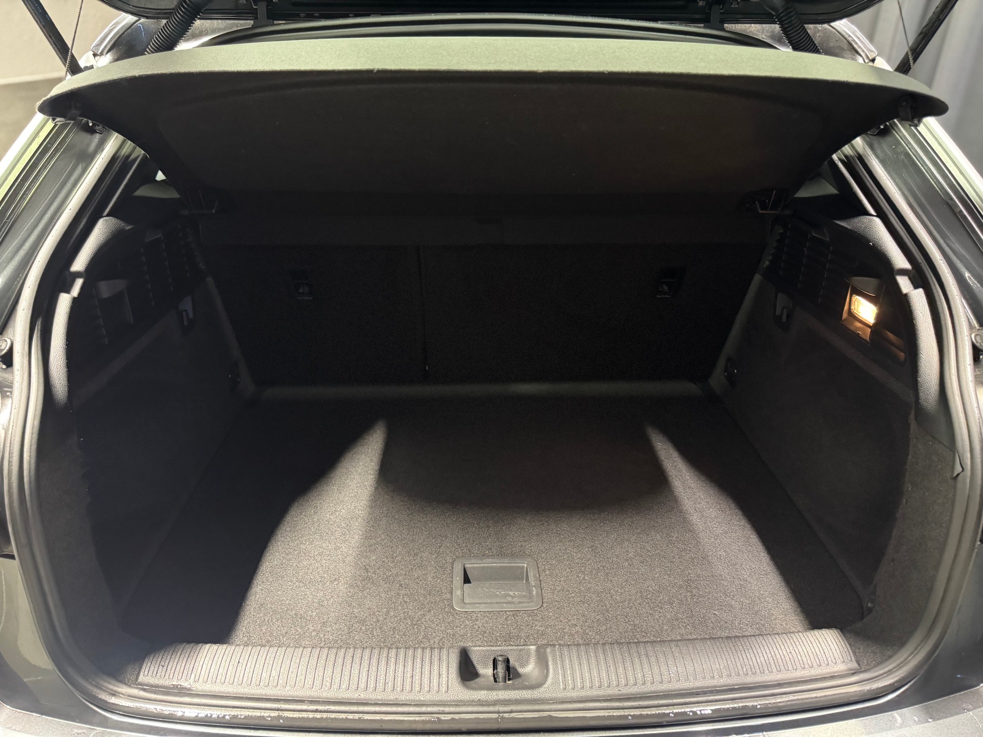 AUDI Q2 1.0 TFSI sport S-tronic S-line (57)-image-18