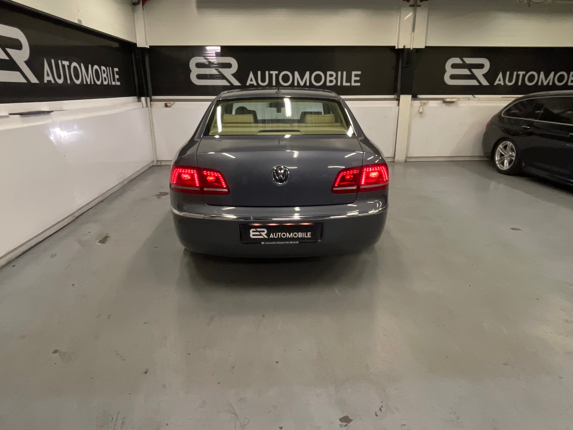 VW Phaeton 3.0 TDi V6 4Motion Tiptronic-image-3