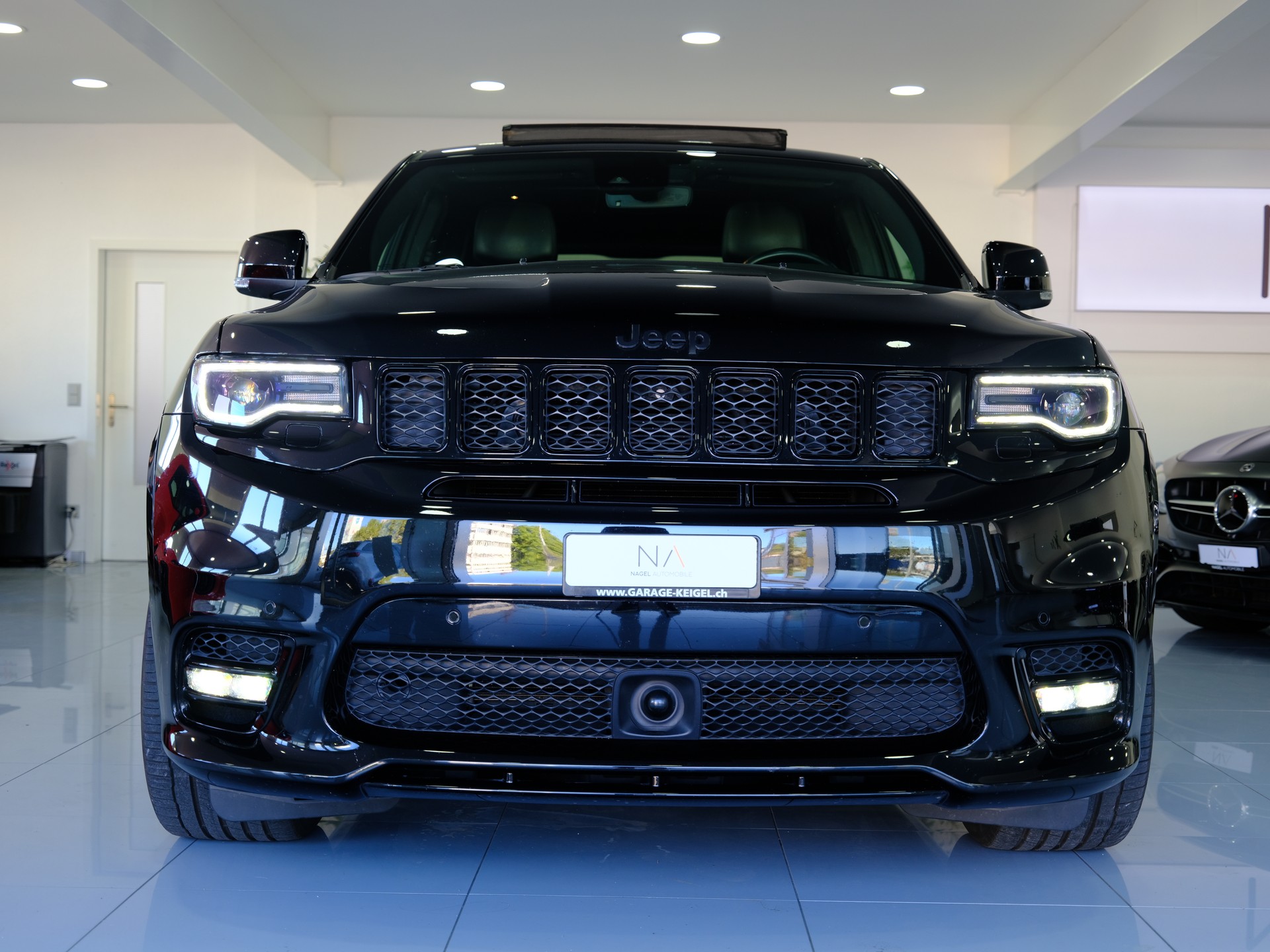 JEEP Grand Cherokee 6.4 V8 HEMI SRT8 Automatic-image-2