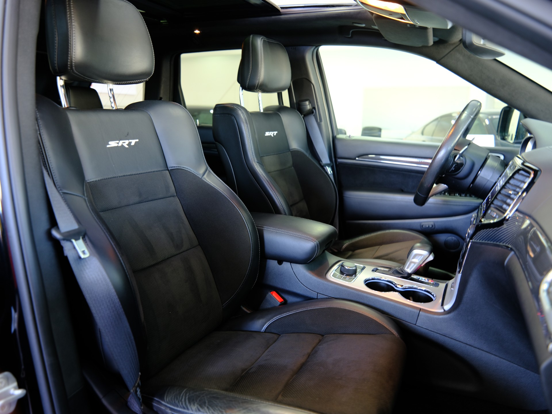 JEEP Grand Cherokee 6.4 V8 HEMI SRT8 Automatic-image-18