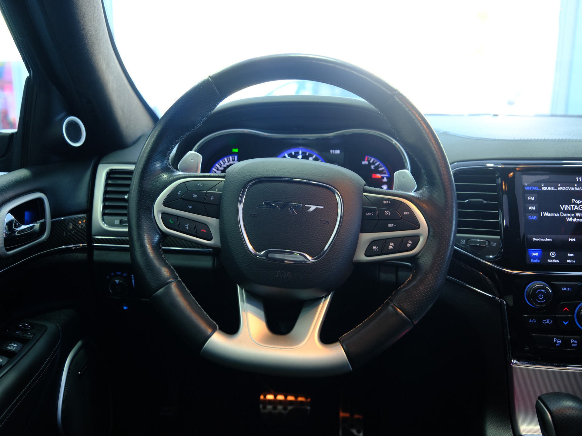 JEEP Grand Cherokee 6.4 V8 HEMI SRT8 Automatic-image-24