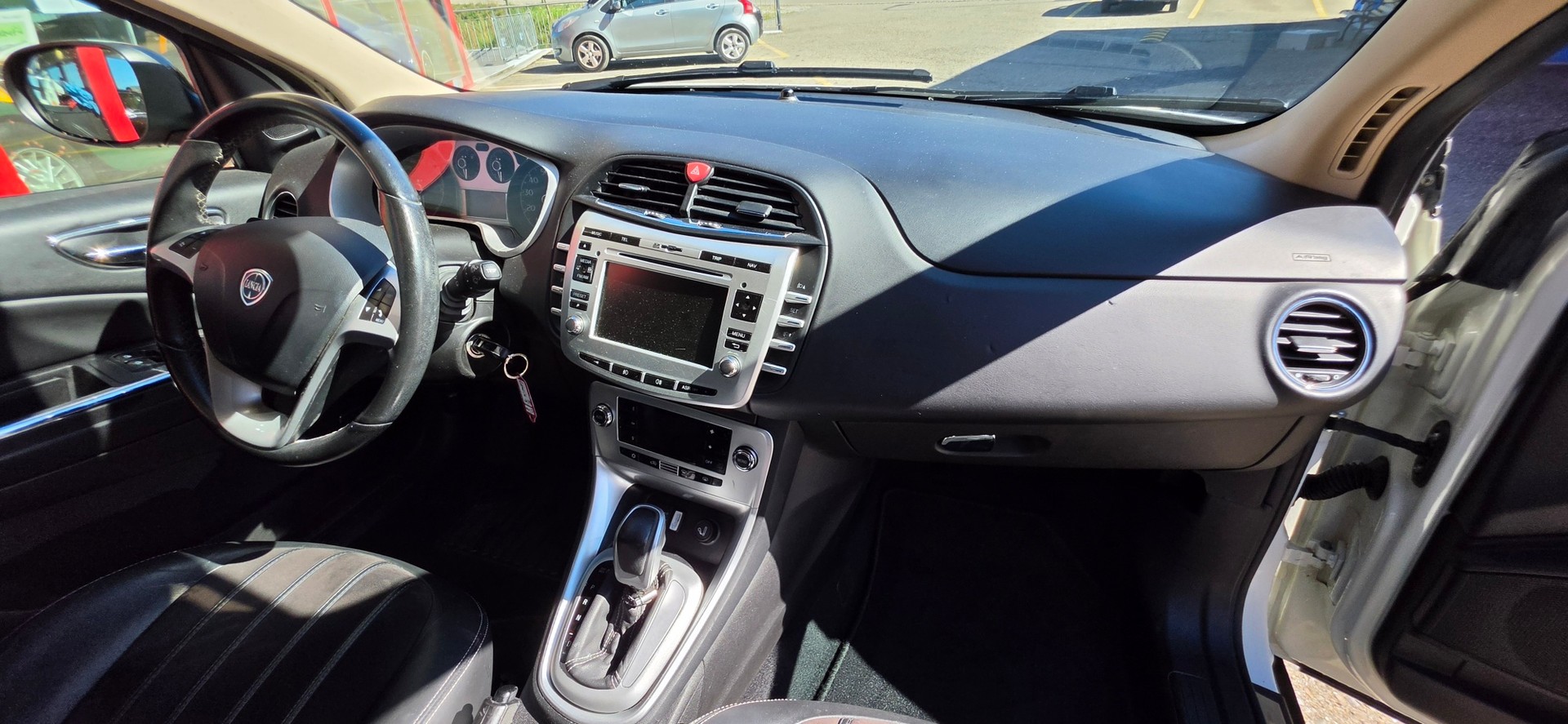 LANCIA Delta 1.8 Turbo-Jet Executive Sportronic-image-16