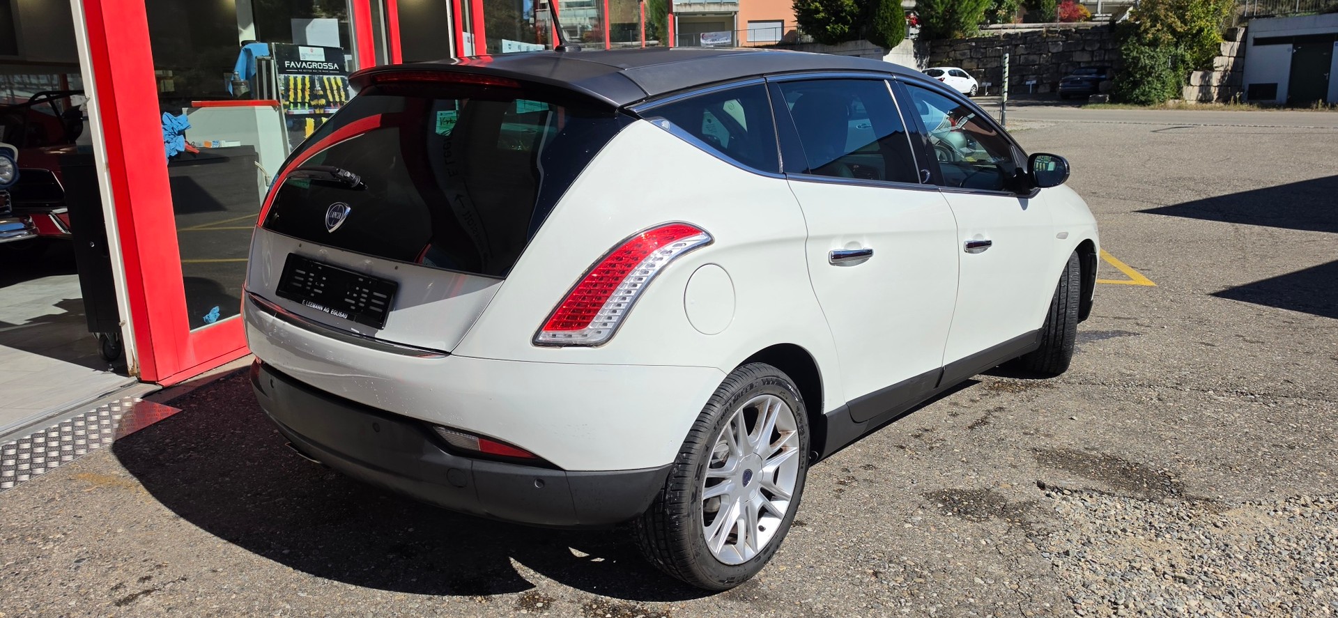 LANCIA Delta 1.8 Turbo-Jet Executive Sportronic-image-2