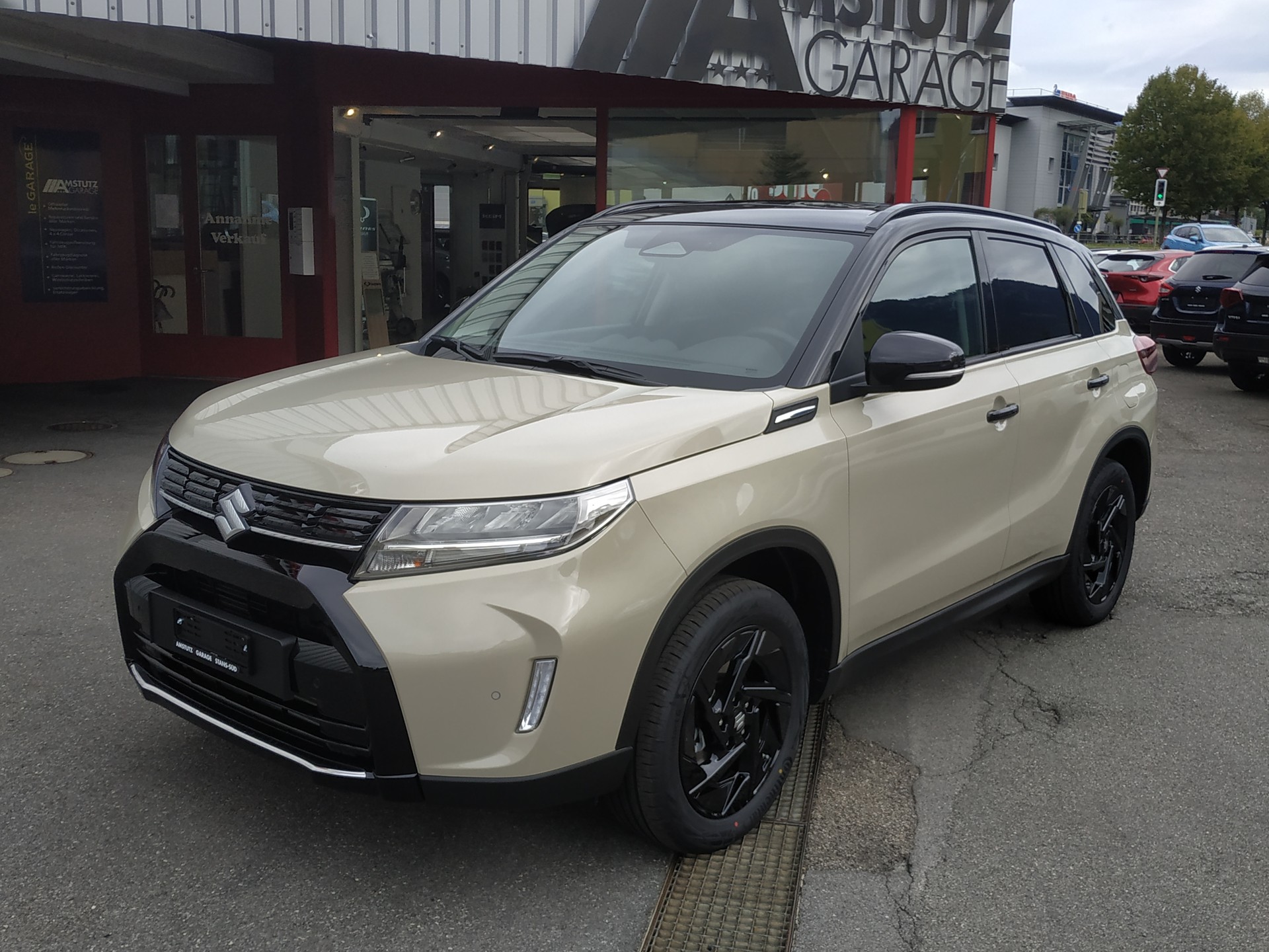 SUZUKI Vitara 1.4 Boosterjet Black Edition Top 4x4 Hybrid Automatic-image-0