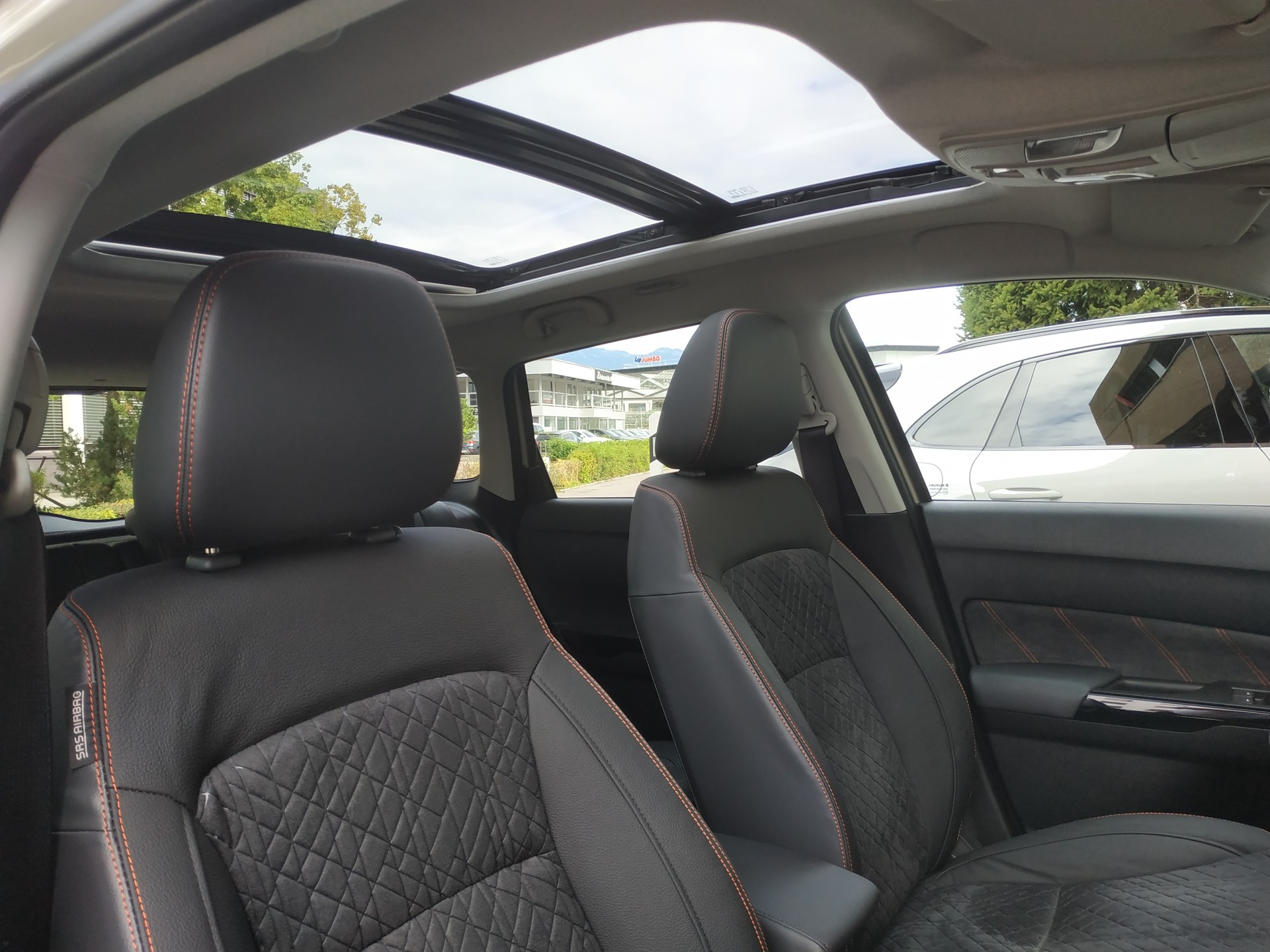 SUZUKI Vitara 1.4 Boosterjet Black Edition Top 4x4 Hybrid Automatic-image-17