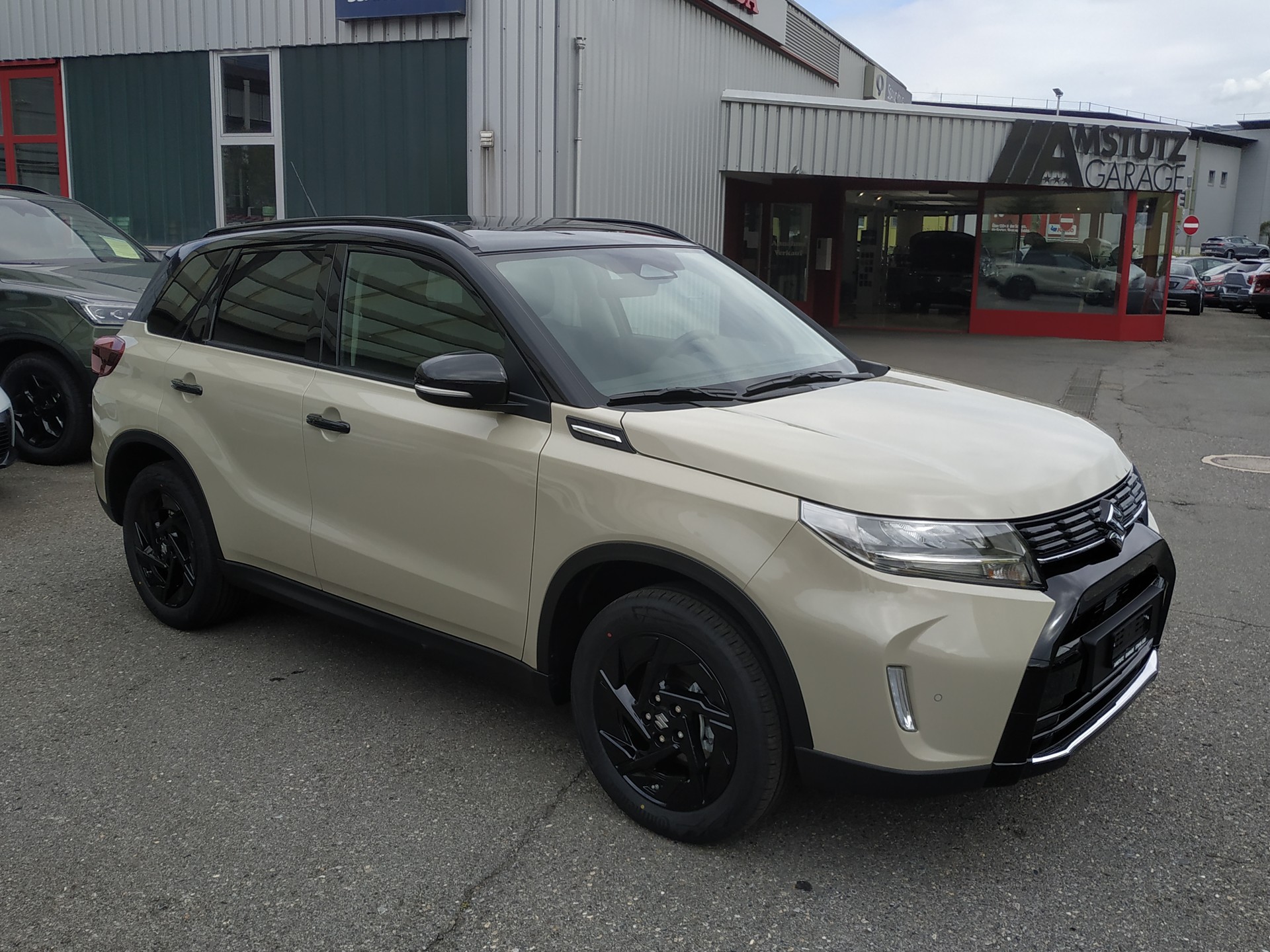 SUZUKI Vitara 1.4 Boosterjet Black Edition Top 4x4 Hybrid Automatic-image-1