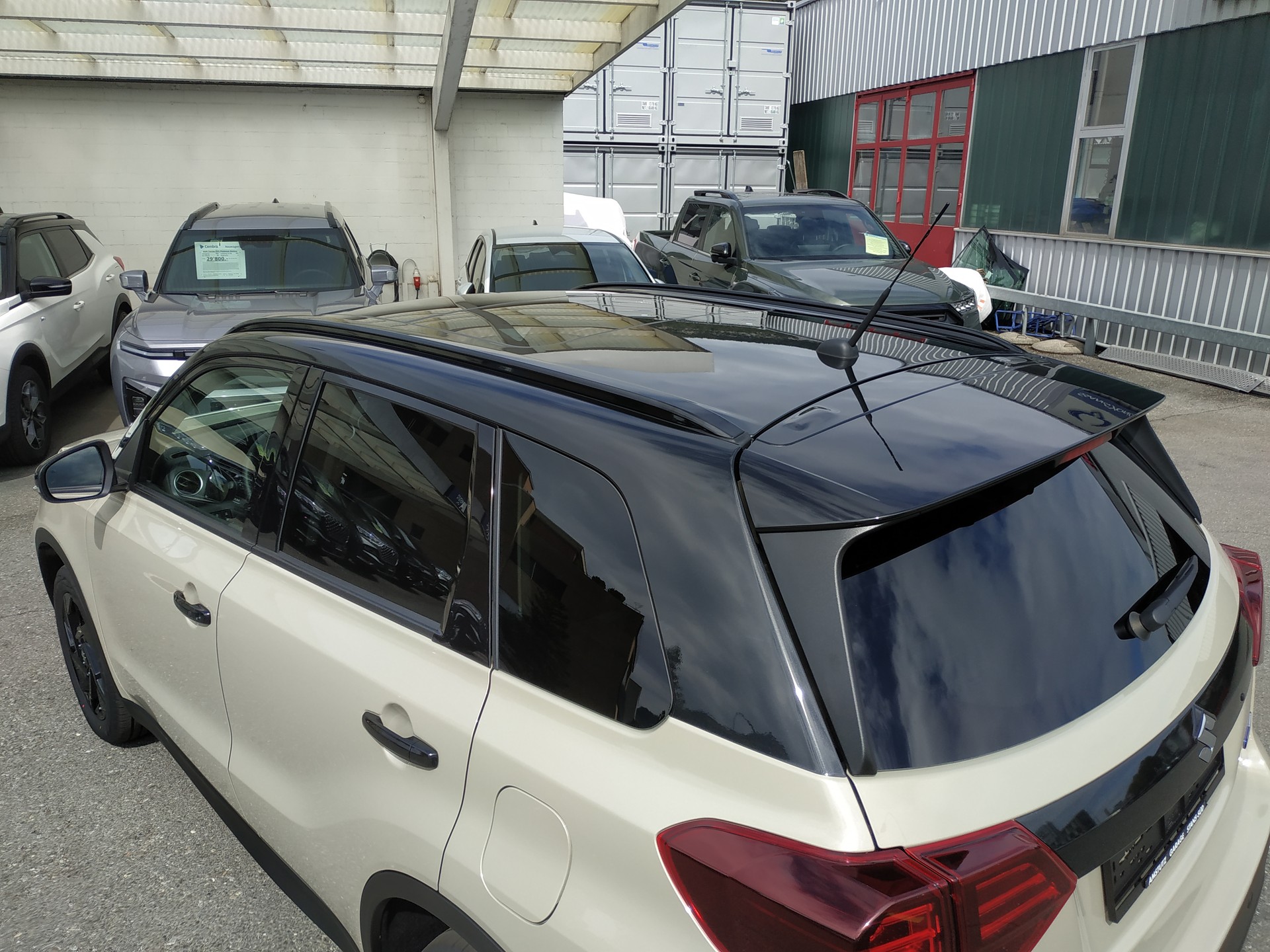 SUZUKI Vitara 1.4 Boosterjet Black Edition Top 4x4 Hybrid Automatic-image-7