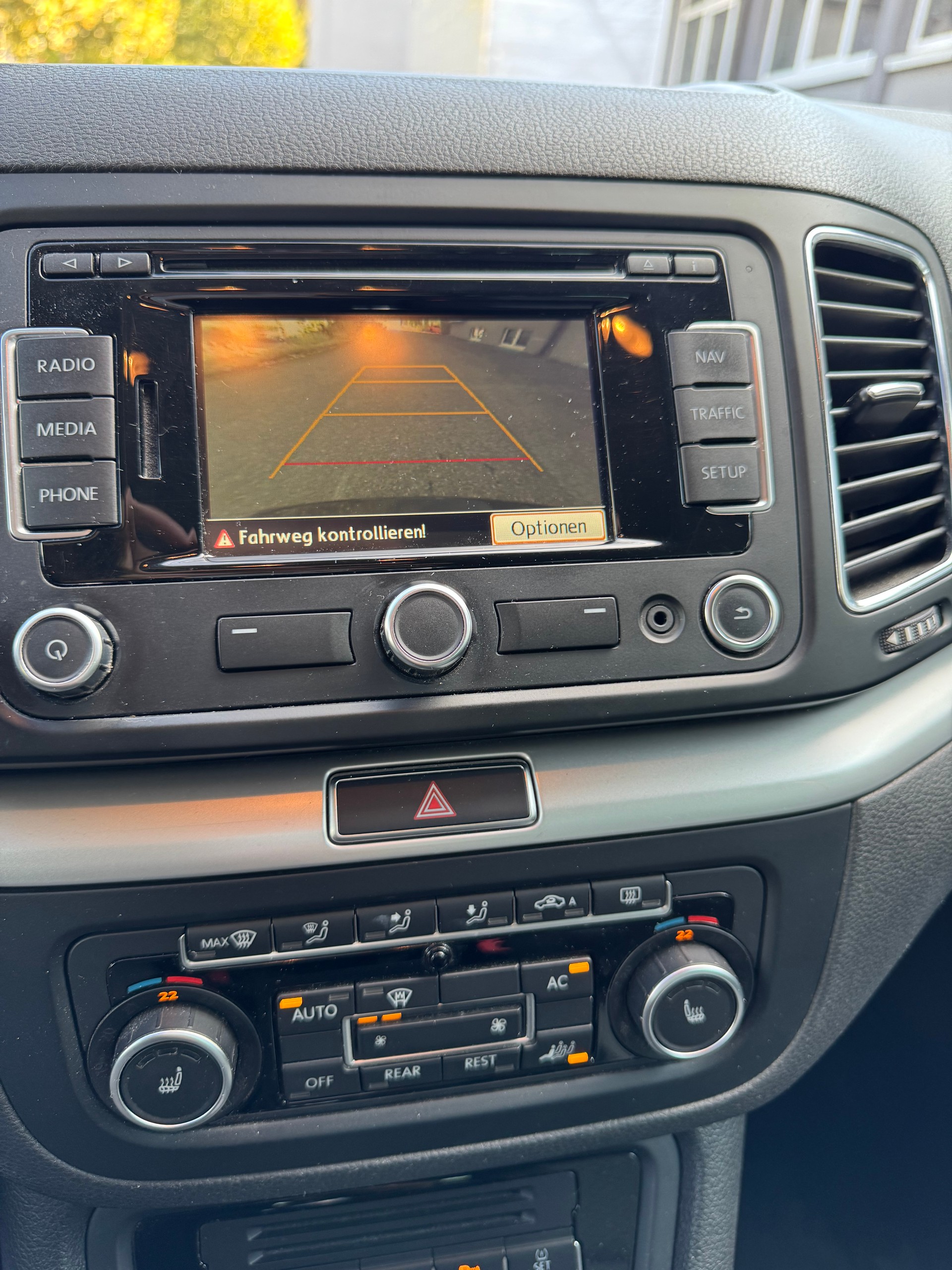VW Sharan 2.0 TDI BlueMotion Technology Trendline-image-13
