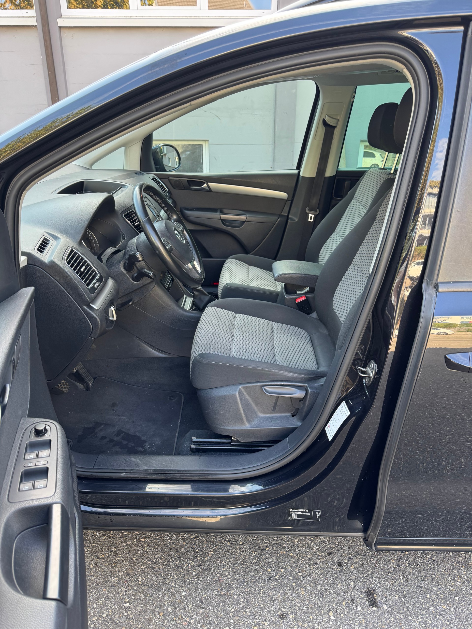 VW Sharan 2.0 TDI BlueMotion Technology Trendline-image-6