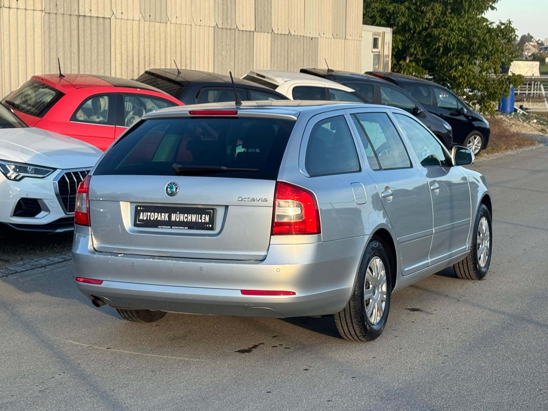 SKODA Octavia Combi 1.2 TSI Ambition DSG-image-2