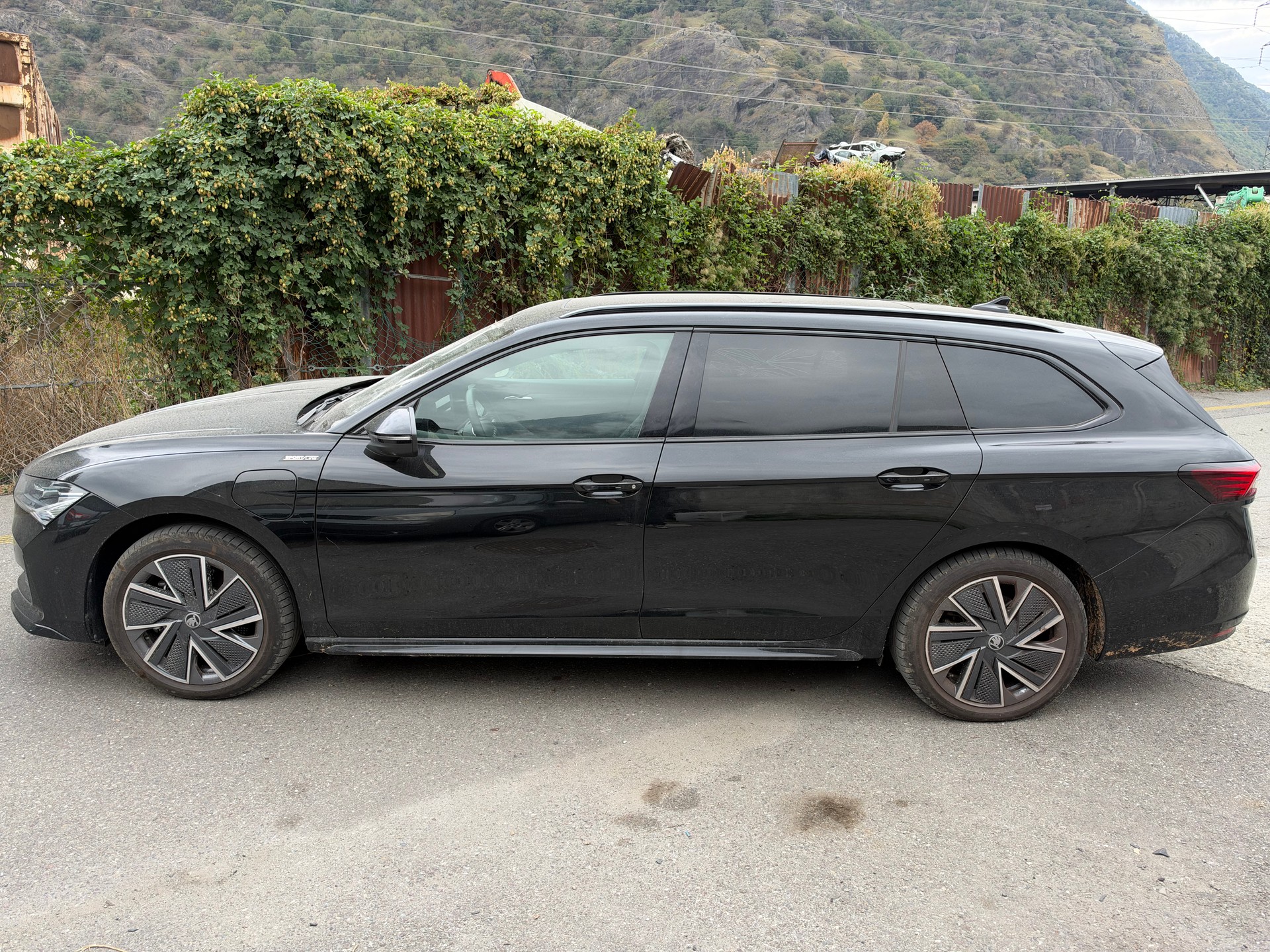 SKODA Superb Combi 1.5 TSI PHEV Sportline DSG-image-0